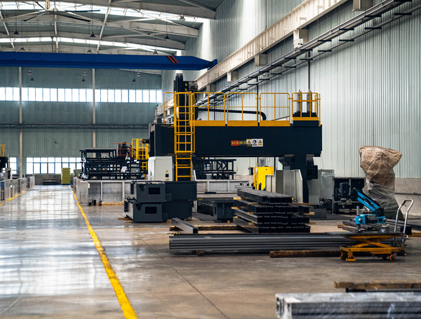 Gantry machining center